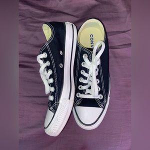 Converse, women’s size 7